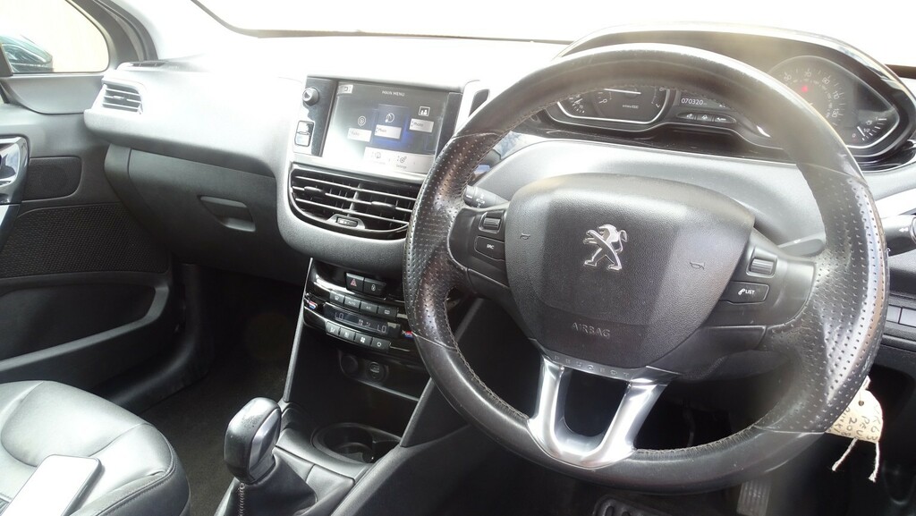 Peugeot 208 1.2 Allure 82 Bhp Pink #16