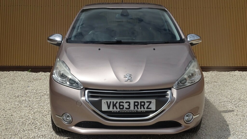 Peugeot 208 1.2 Allure 82 Bhp Pink #5