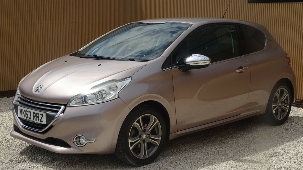 Peugeot 208 1.2 Allure 82 Bhp Pink #7