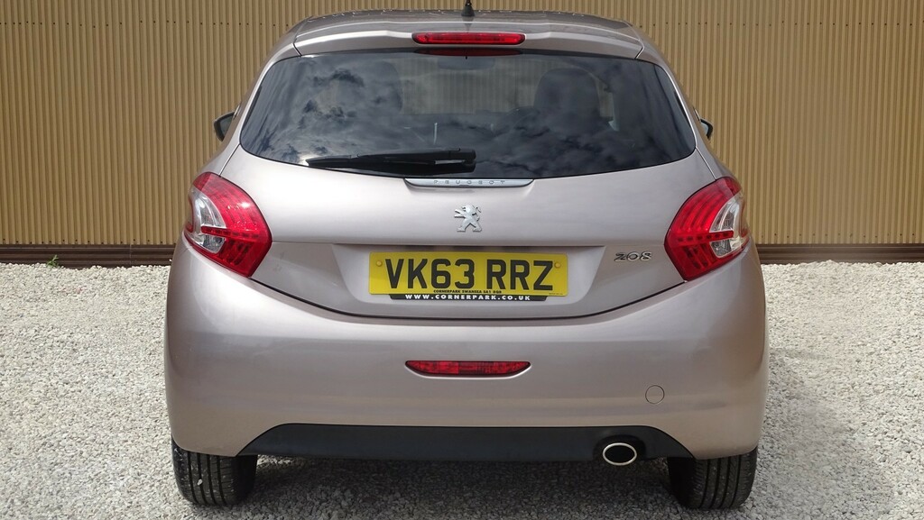 Peugeot 208 1.2 Allure 82 Bhp Pink #8