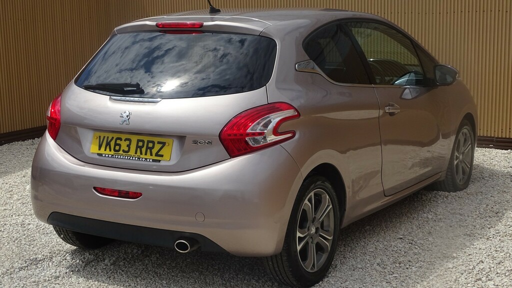 Peugeot 208 1.2 Allure 82 Bhp Pink #11