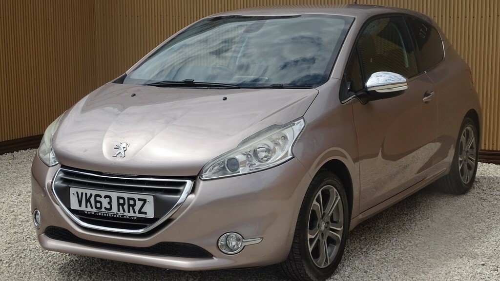 Peugeot 208 1.2 Allure 82 Bhp Pink #6