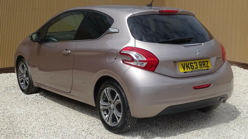 Peugeot 208 1.2 Allure 82 Bhp Pink #9