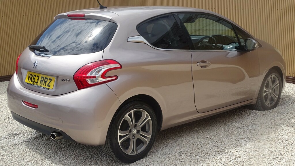 Peugeot 208 1.2 Allure 82 Bhp Pink #12