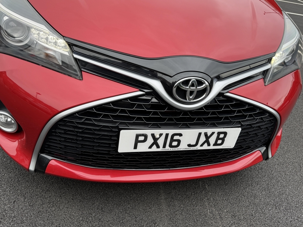 Toyota Yaris 1.3 Vvt-i Design Black #6