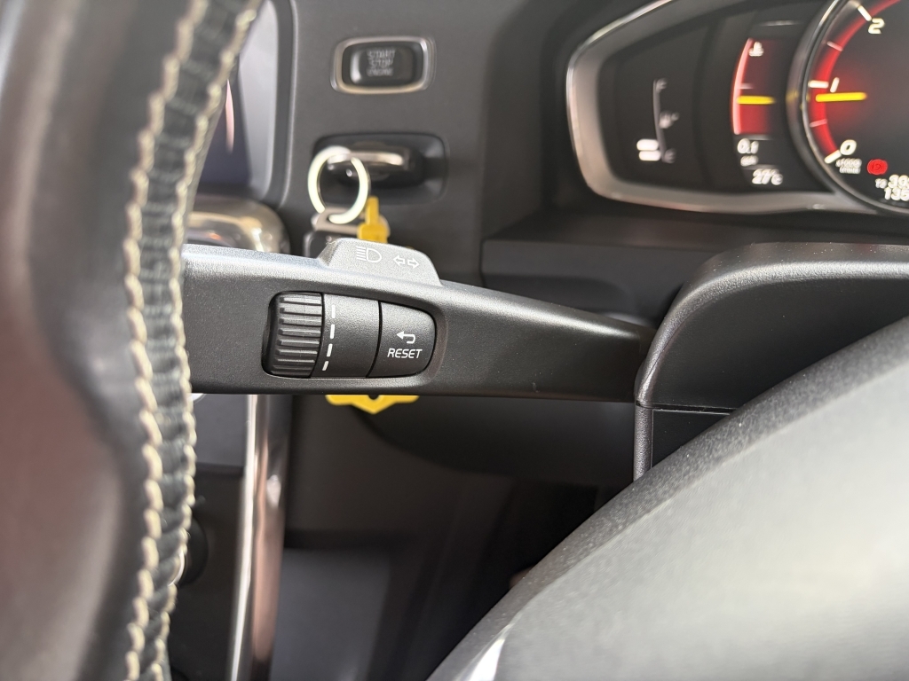 Volvo S60 D4 R-design Lux Nav Black #59