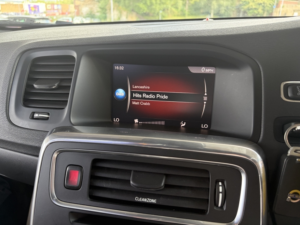 Volvo S60 D4 R-design Lux Nav Black #73