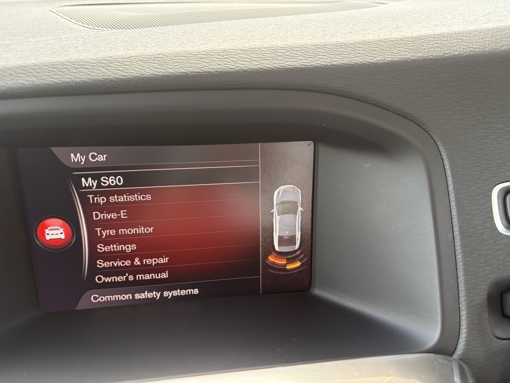 Volvo S60 D4 R-design Lux Nav Black #83