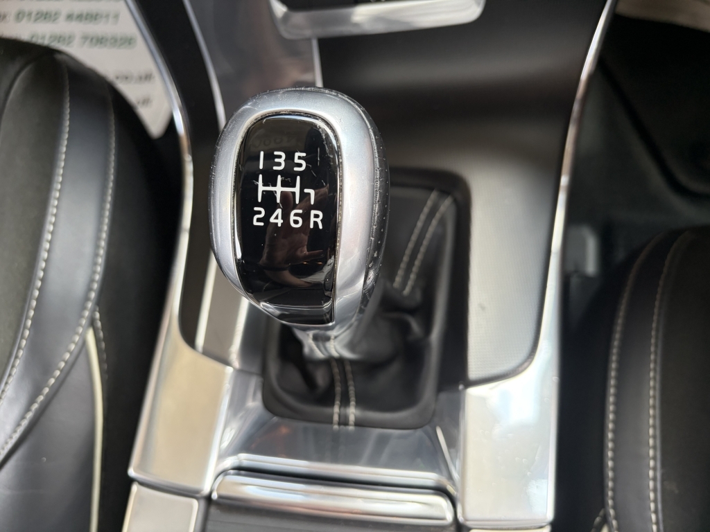 Volvo S60 D4 R-design Lux Nav Black #64