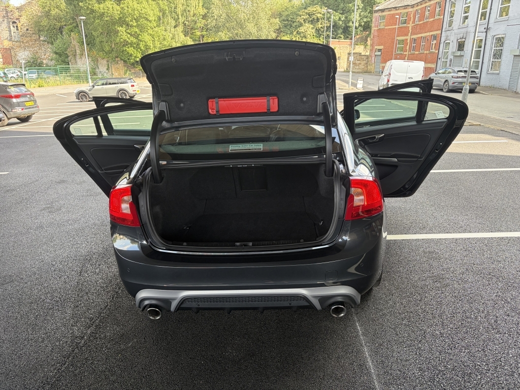 Volvo S60 D4 R-design Lux Nav Black #80