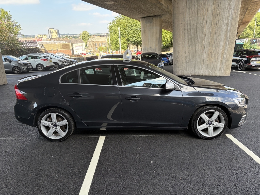 Volvo S60 D4 R-design Lux Nav Black #8