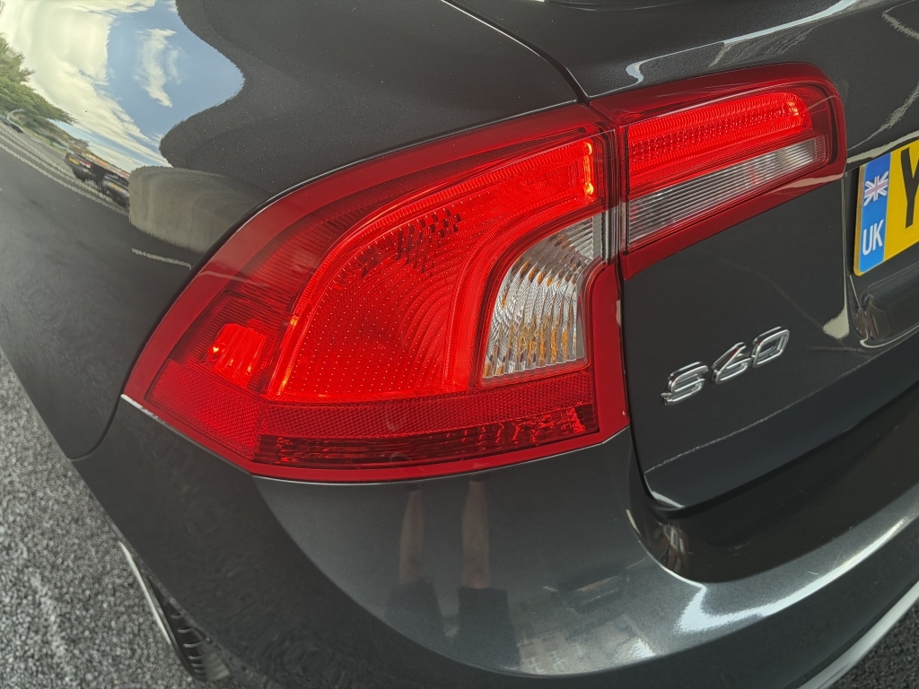Volvo S60 D4 R-design Lux Nav Black #12