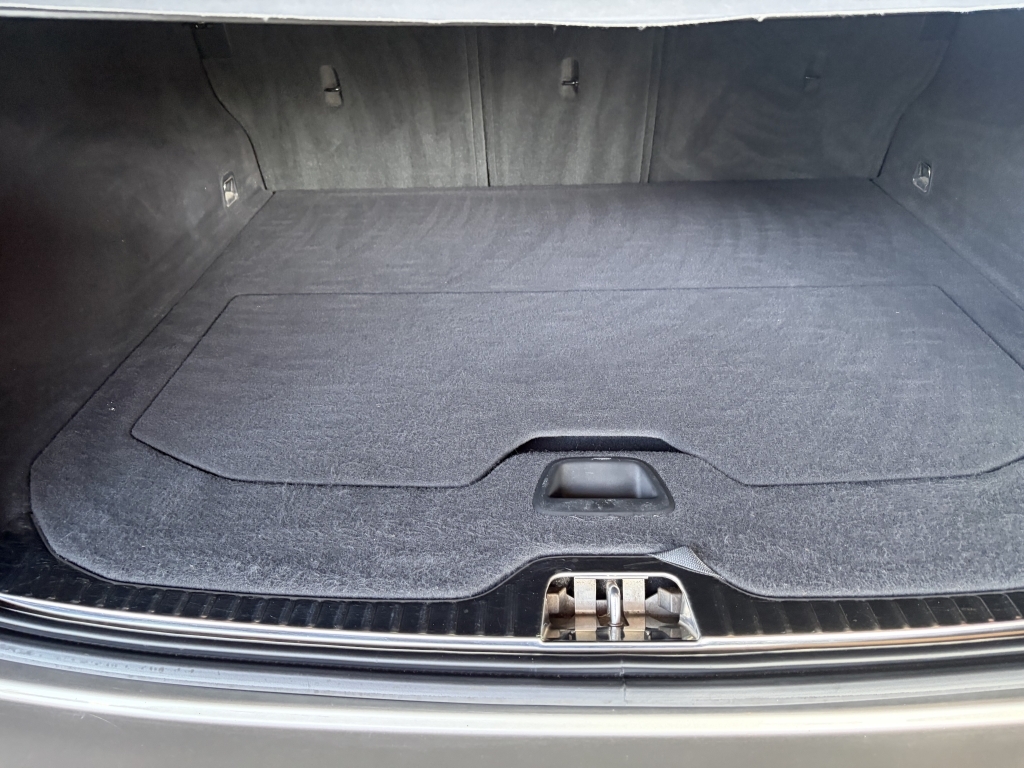 Volvo XC60 D4awd R-design White #43