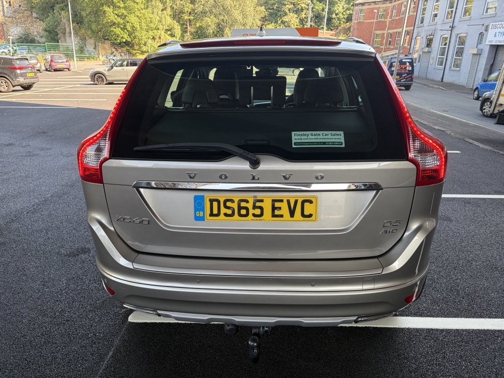 Volvo XC60 D4awd R-design White #11