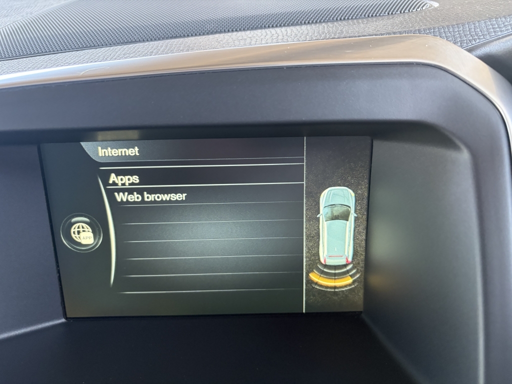 Volvo XC60 D4awd R-design White #90
