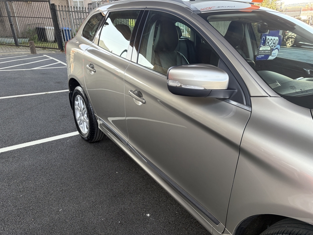 Volvo XC60 D4awd R-design White #7