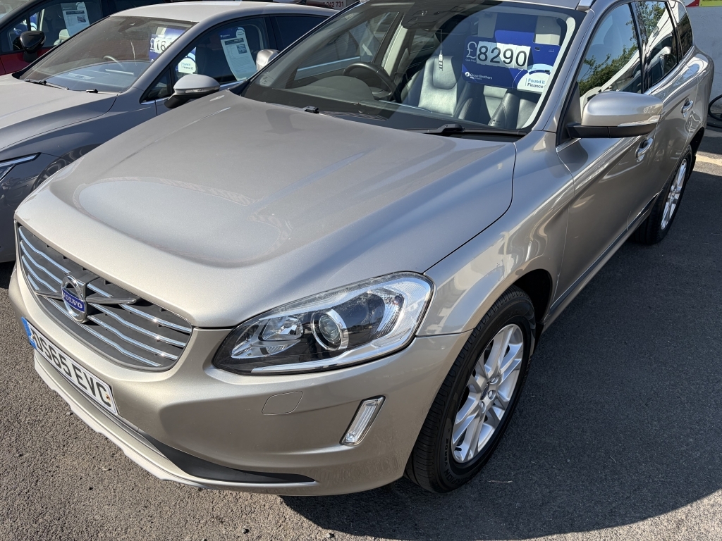 Volvo XC60 D4awd R-design White #91