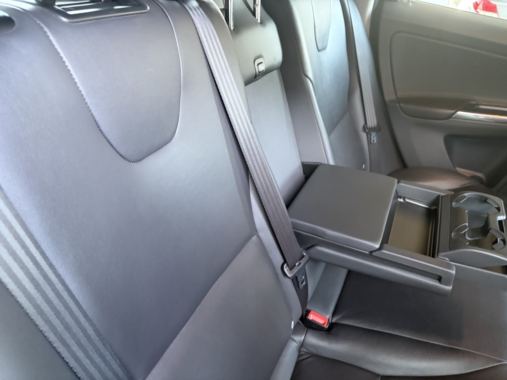 Volvo XC60 D4awd R-design White #50
