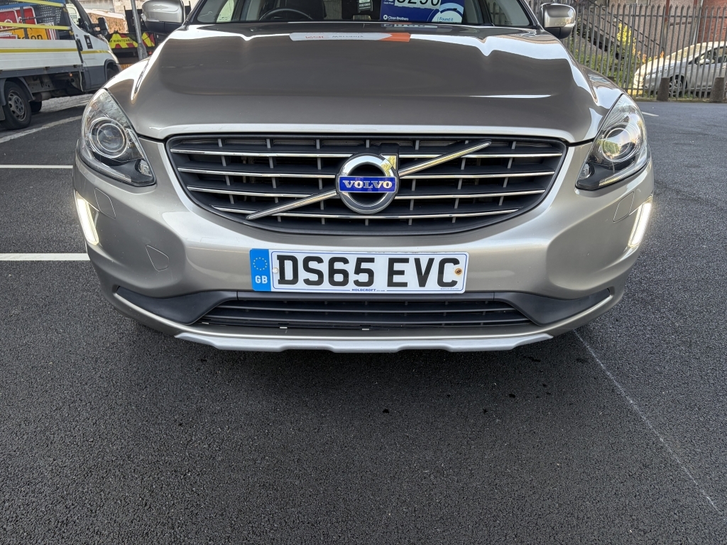 Volvo XC60 2.4 D5 Se Lux Nav Awd Gold #4