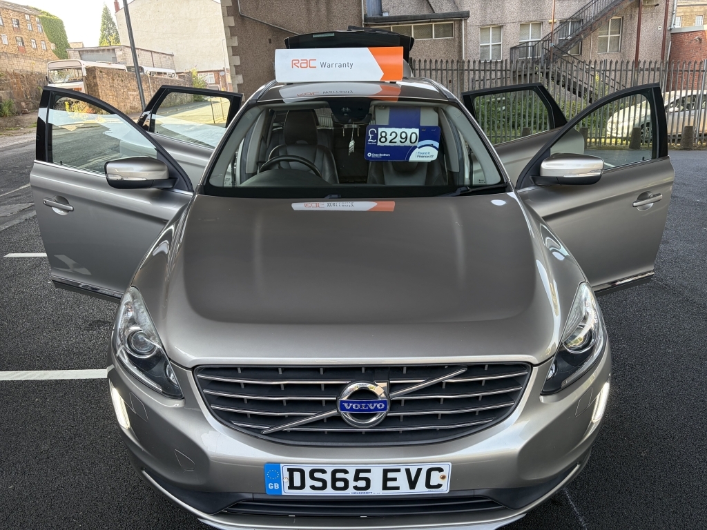 Volvo XC60 D4awd R-design White #85