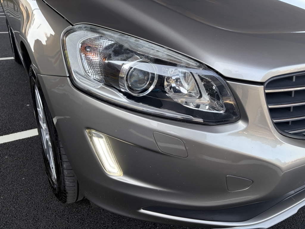 Volvo XC60 2.4 D5 Se Lux Nav Awd Gold #5