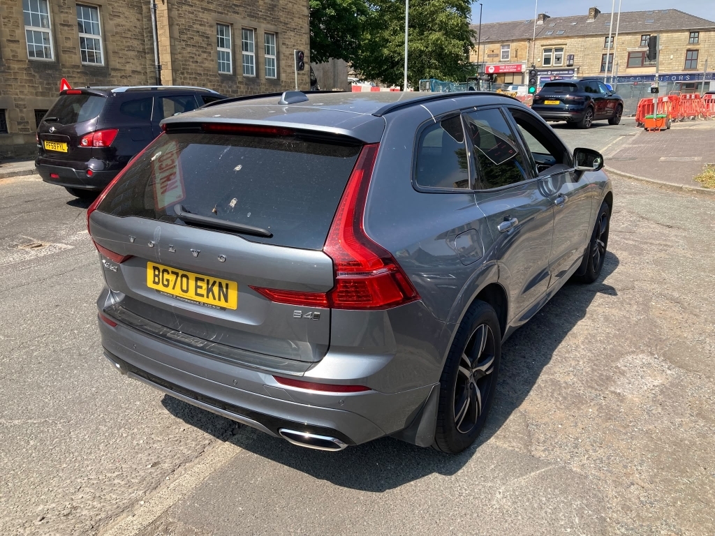 Volvo XC60 B4 R-design Red #3