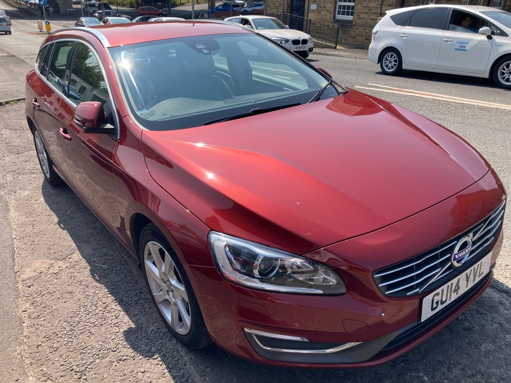 Volvo V60 2.0 D4 Se Lux Nav Red