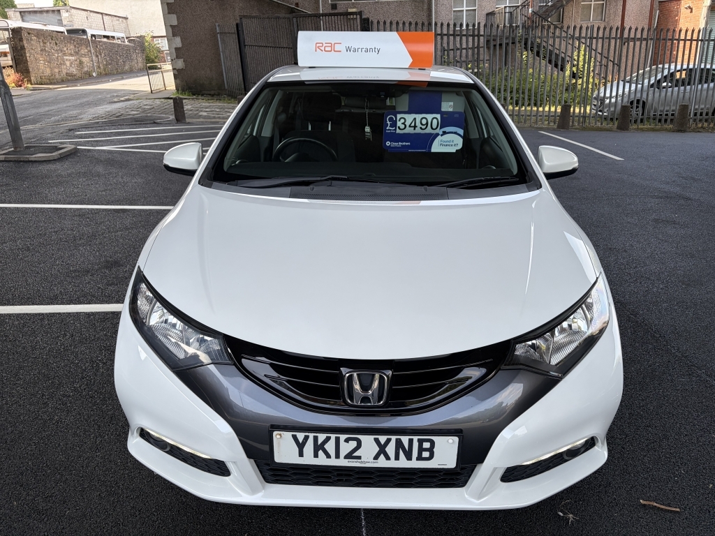 Honda Civic 1.8 I-vtec Es White #3