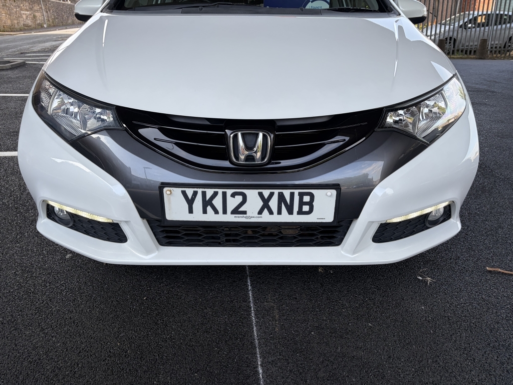 Honda Civic 1.8 I-vtec Es White #4