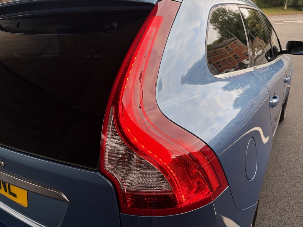 Volvo XC60 2.0 D4 R-design Nav Blue #13