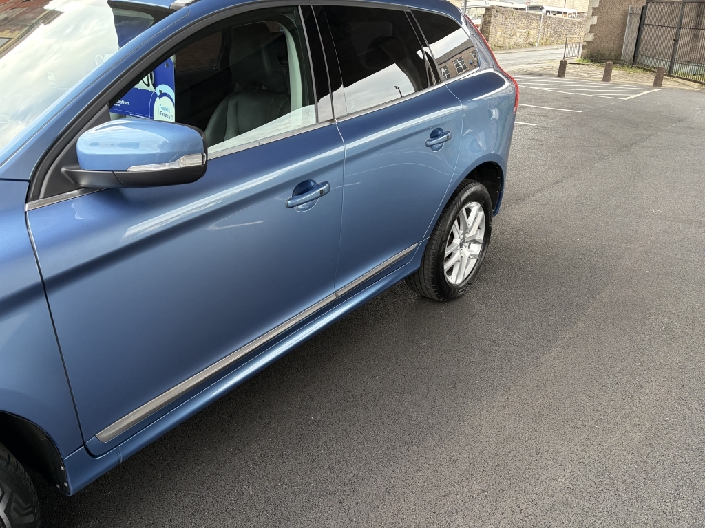Volvo XC60 2.0 D4 R-design Nav Blue #18