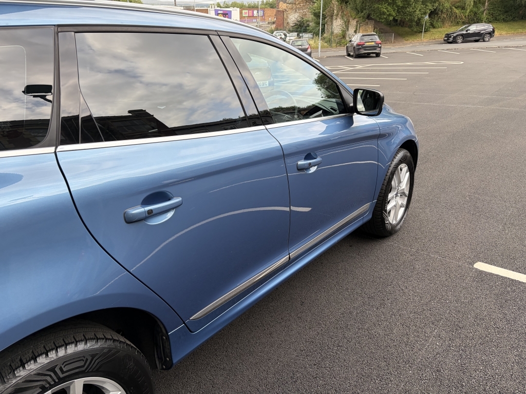 Volvo XC60 2.0 D4 R-design Nav Blue #9