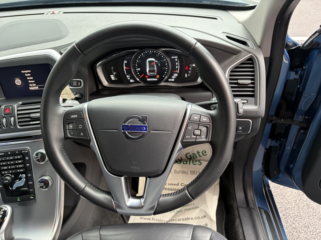 Volvo XC60 2.0 D4 Se Lux Nav Blue #2