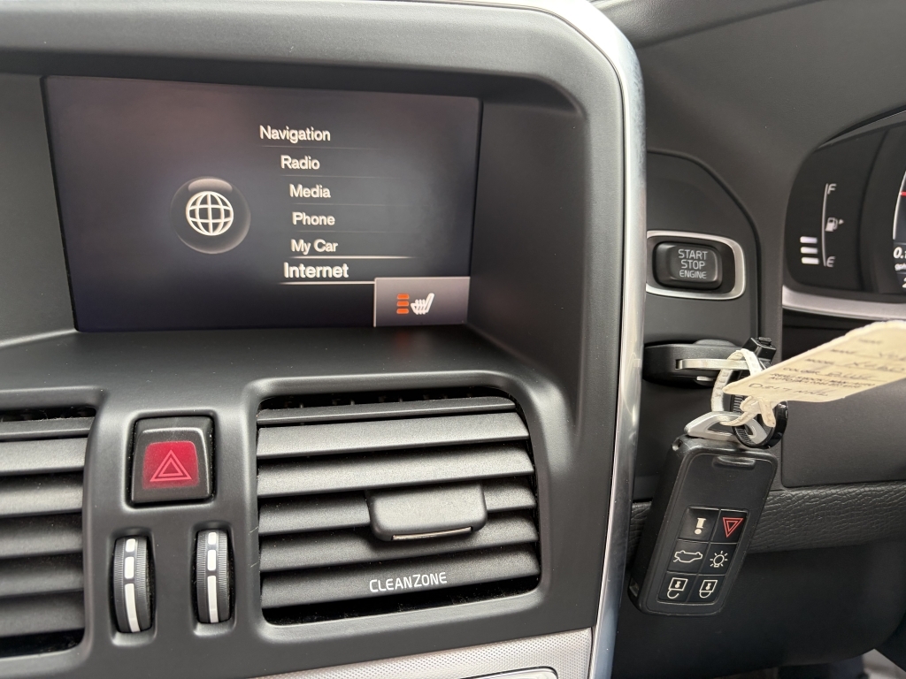 Volvo XC60 2.0 D4 R-design Nav Blue #62