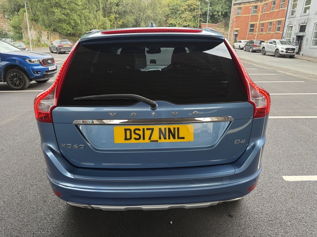 Volvo XC60 2.0 D4 R-design Nav Blue #11