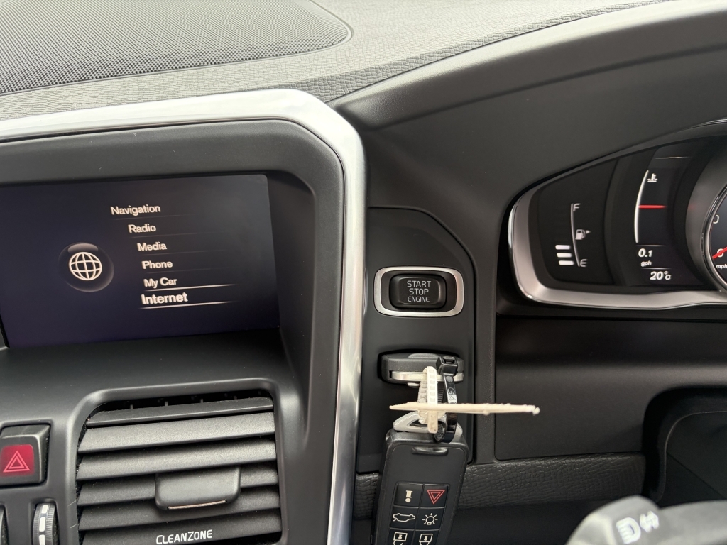 Volvo XC60 2.0 D4 R-design Nav Blue #57