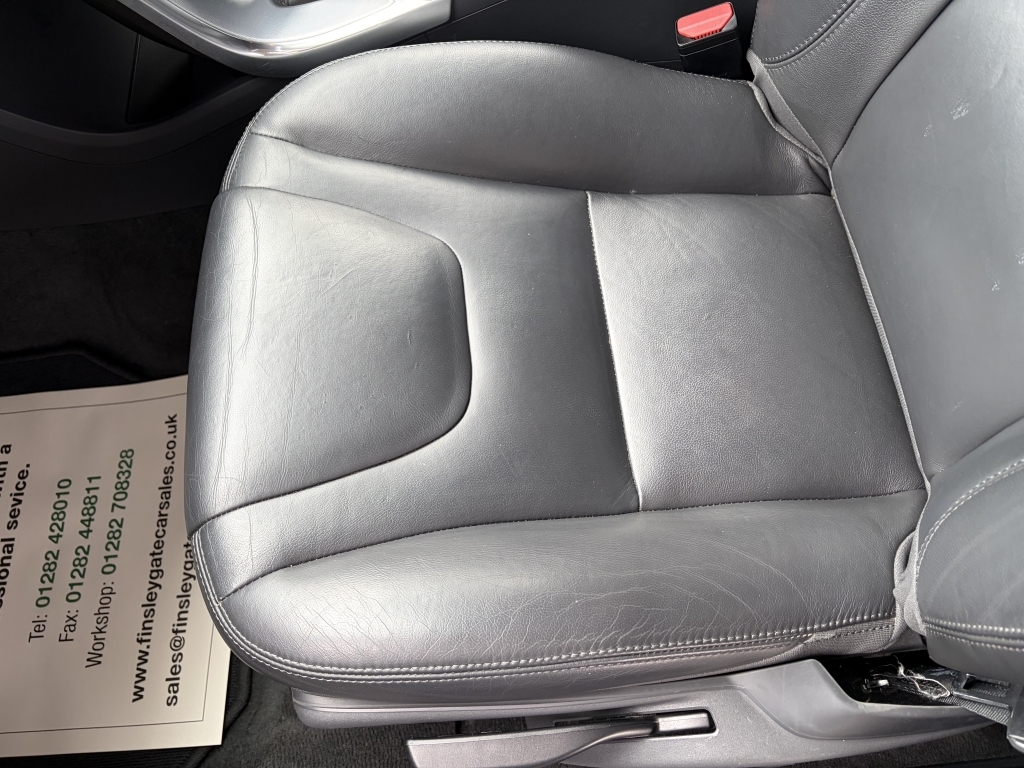 Volvo XC60 2.0 D4 R-design Nav Blue #29