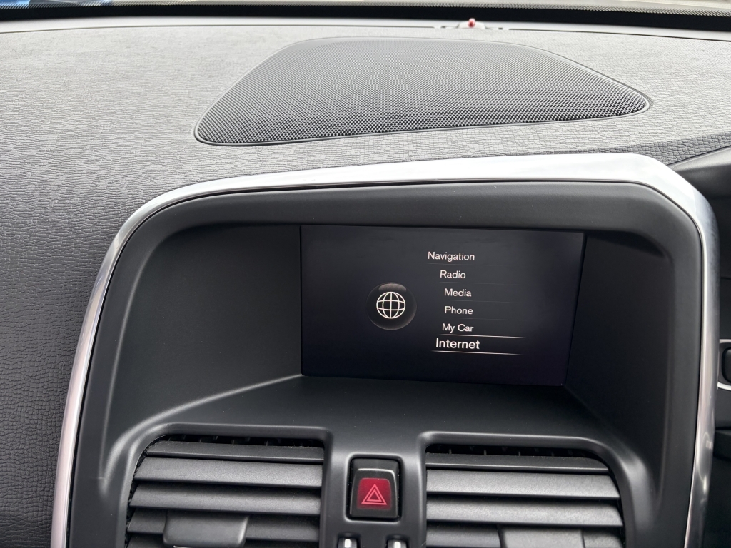 Volvo XC60 2.0 D4 R-design Nav Blue #58