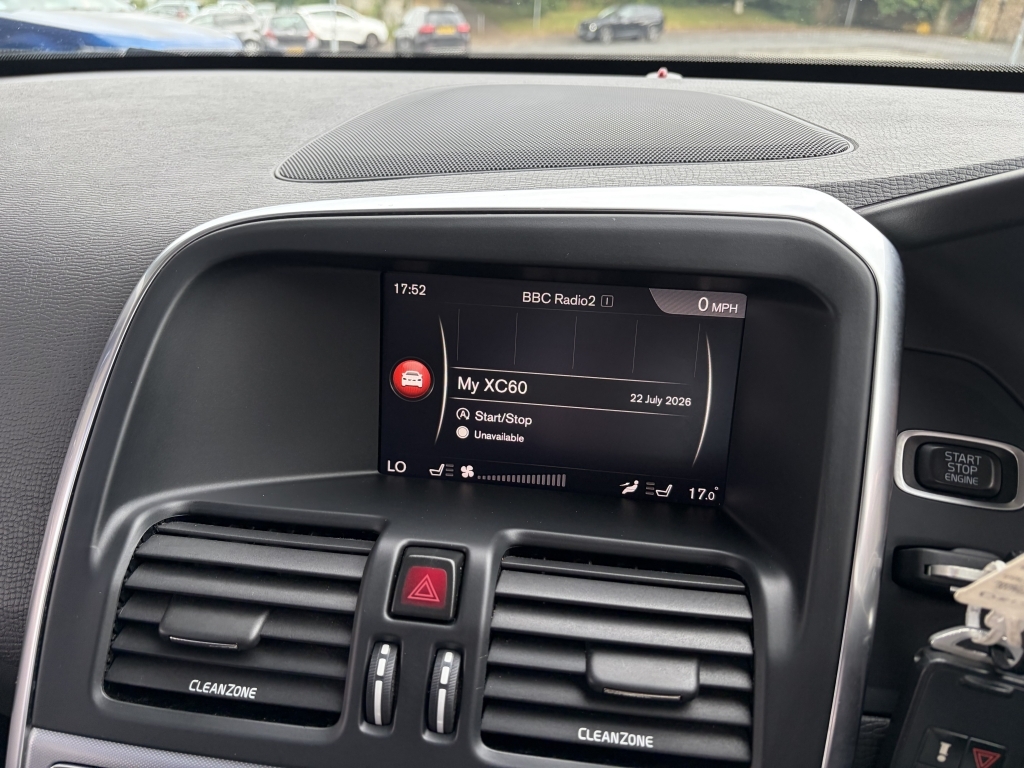 Volvo XC60 2.0 D4 R-design Nav Blue #75