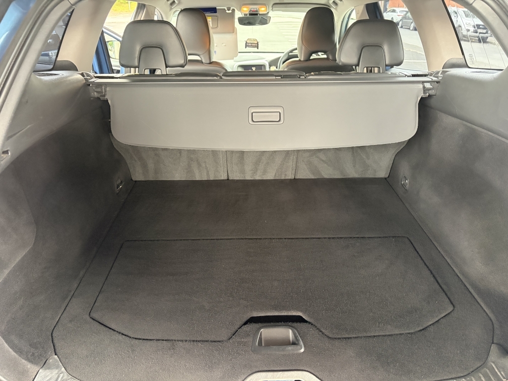Volvo XC60 2.0 D4 R-design Nav Blue #38