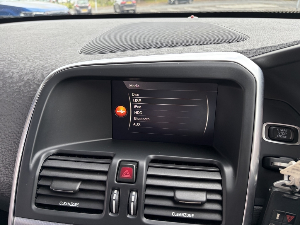Volvo XC60 2.0 D4 R-design Nav Blue #73