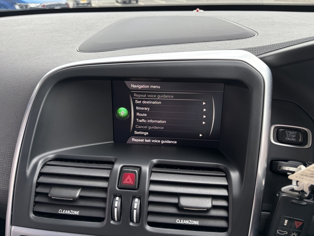 Volvo XC60 2.0 D4 R-design Nav Blue #70
