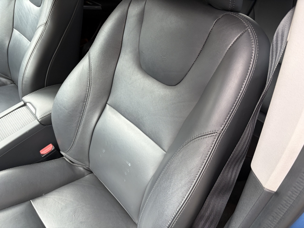 Volvo XC60 2.0 D4 R-design Nav Blue #30