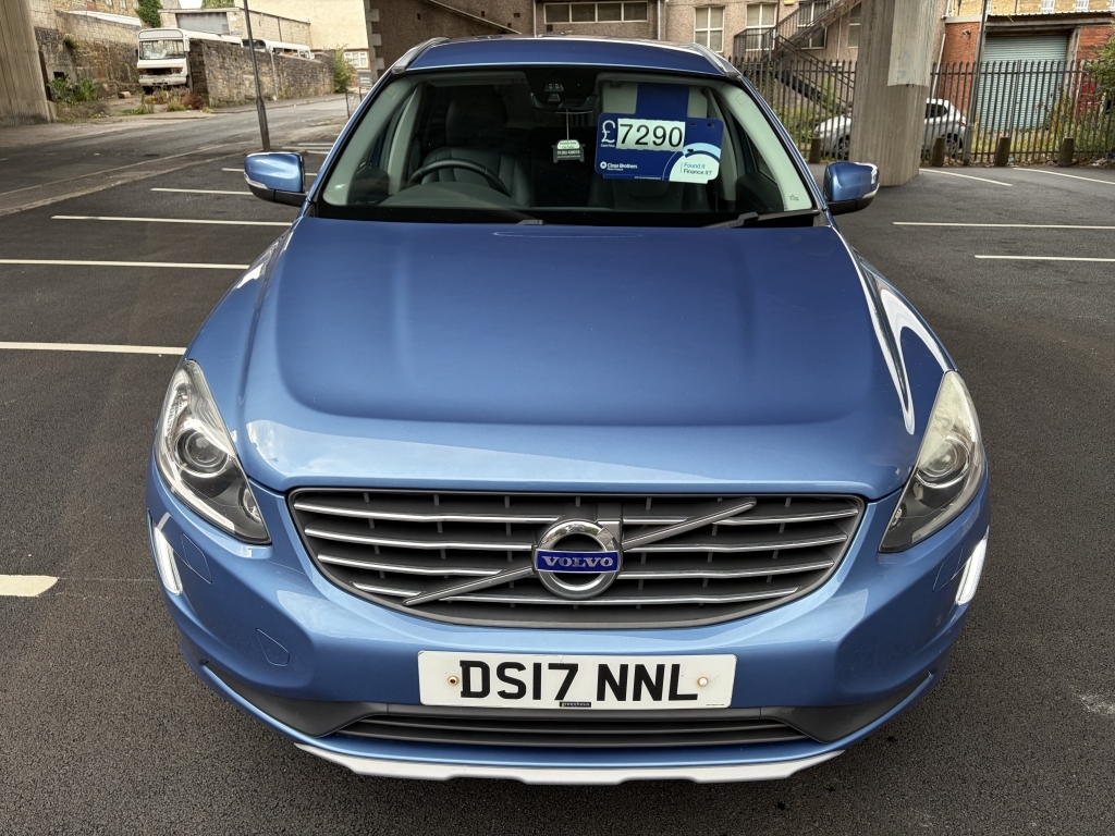 Volvo XC60 2.0 D4 Se Lux Nav Blue #3