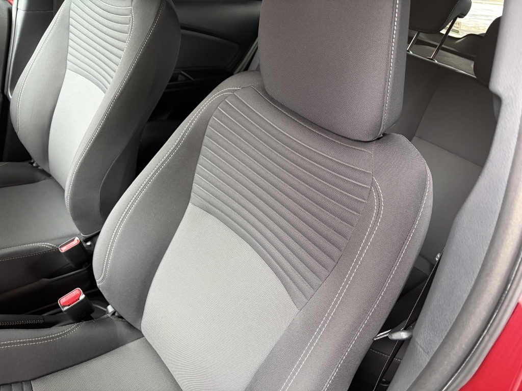Toyota Yaris Hatchback Silver #33