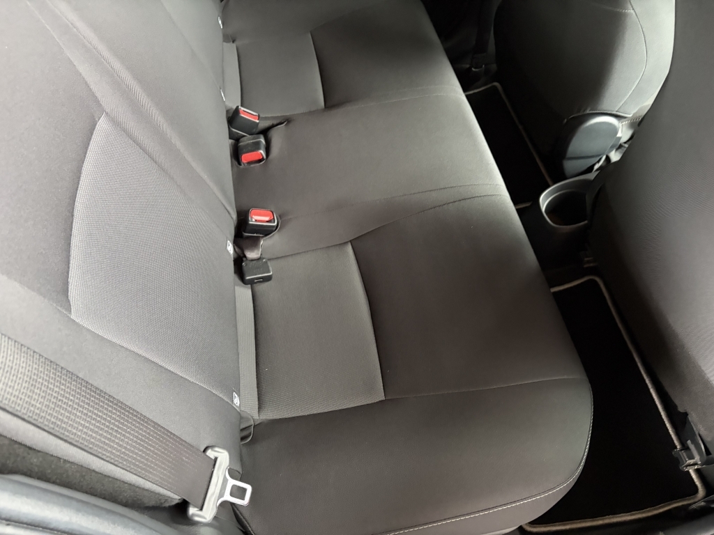 Toyota Yaris Hatchback Silver #43