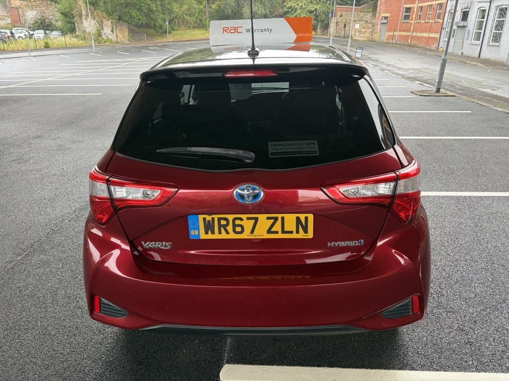 Toyota Yaris Hatchback Silver #11