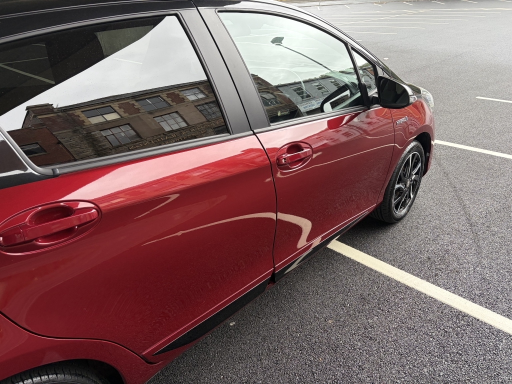 Toyota Yaris Hatchback Silver #9
