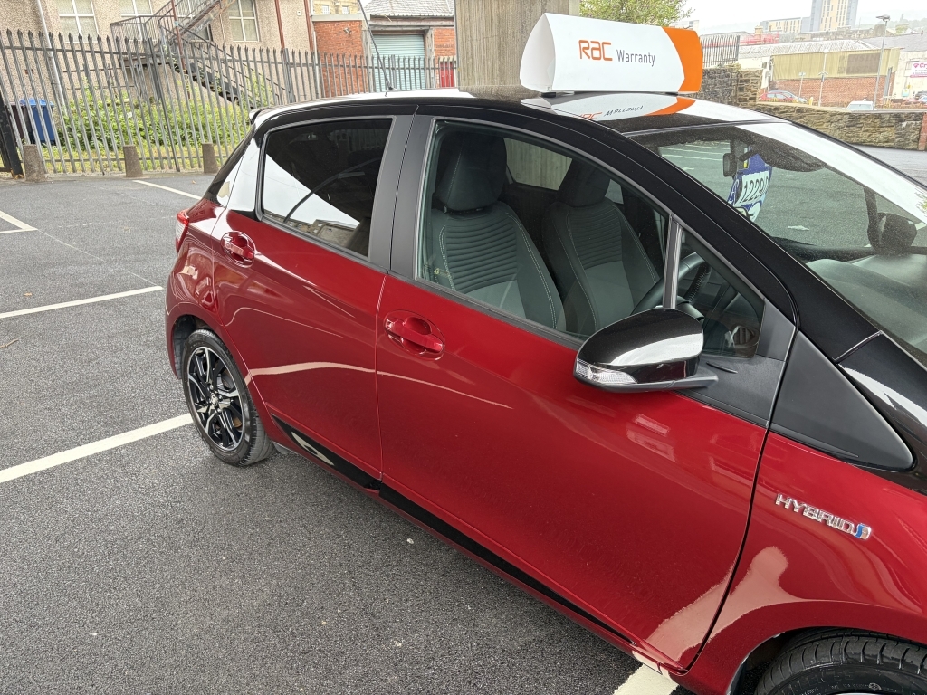 Toyota Yaris Hatchback Silver #7