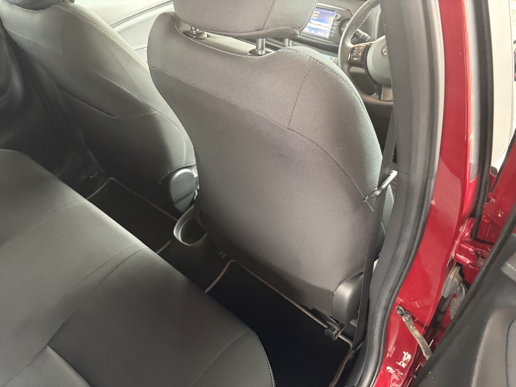 Toyota Yaris Hatchback Silver #42